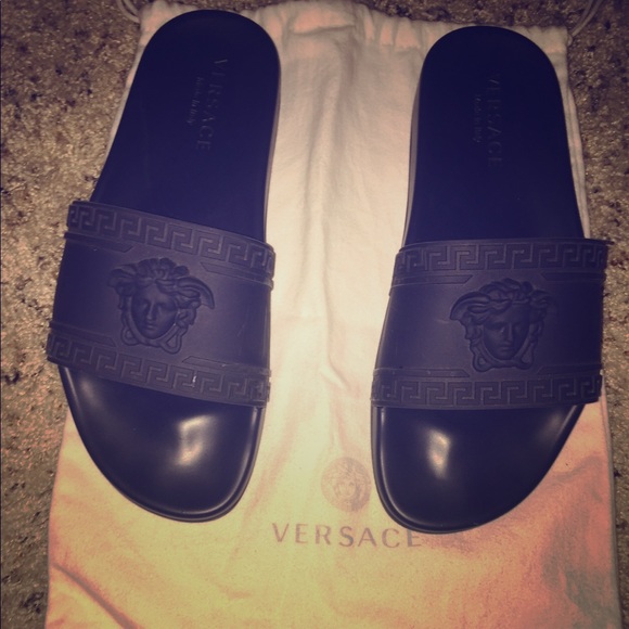 Versace slides - Picture 1 of 6